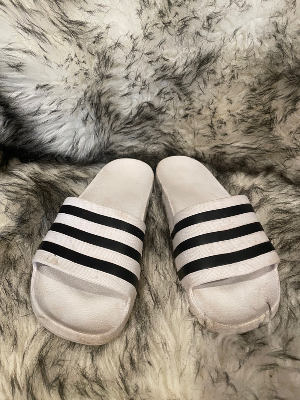 Adidas Classic White Slide Sandals with Black Stripes Sz 7 SB2